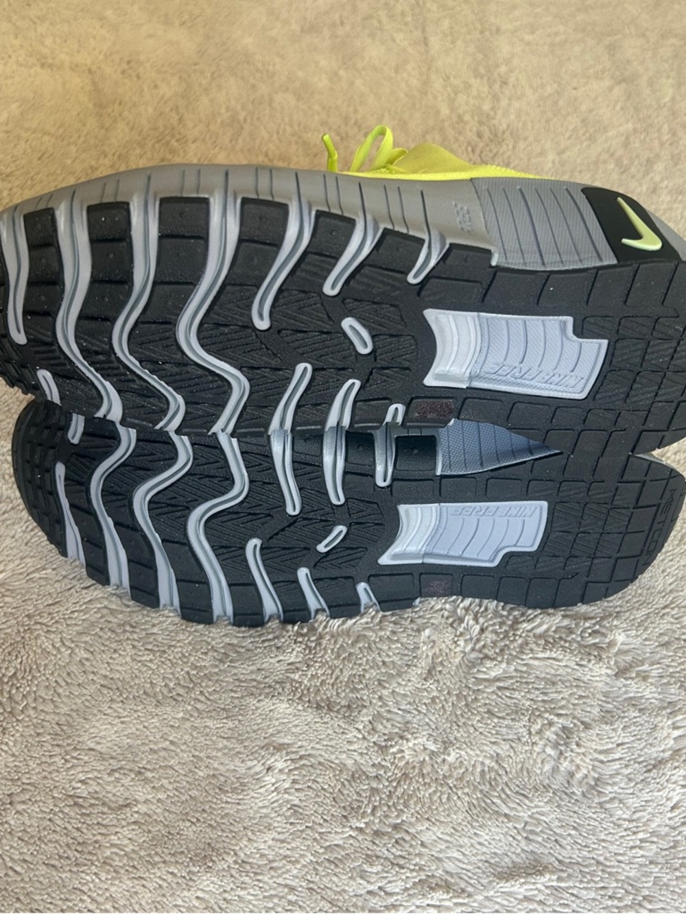 Men’s Nike Free Metcon 6 Neon Yellow Running Sneakers - Picture 5 of 6